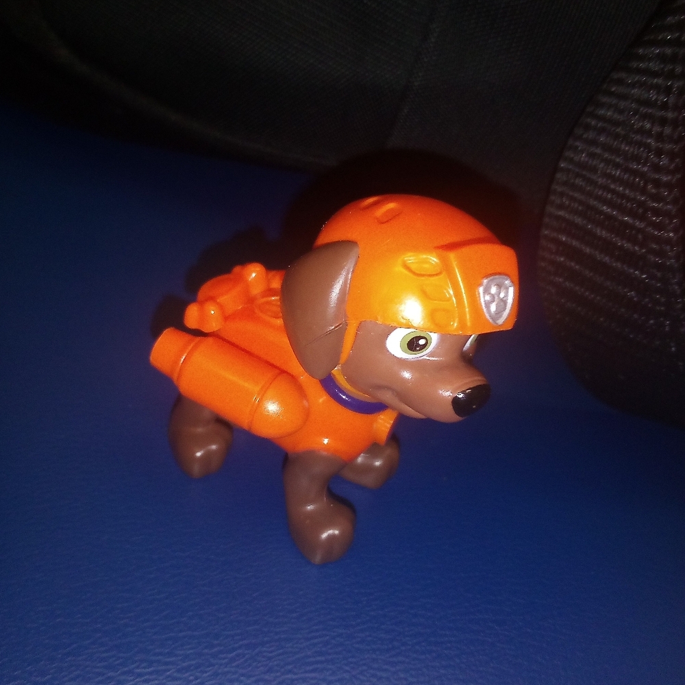 PAW Patrol Sea Rescue Zuma Figure Movable Head Legs Scuba Diver Dog